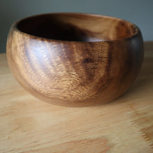 Load image into Gallery viewer, ORMOC Salad / Serving Bowls
